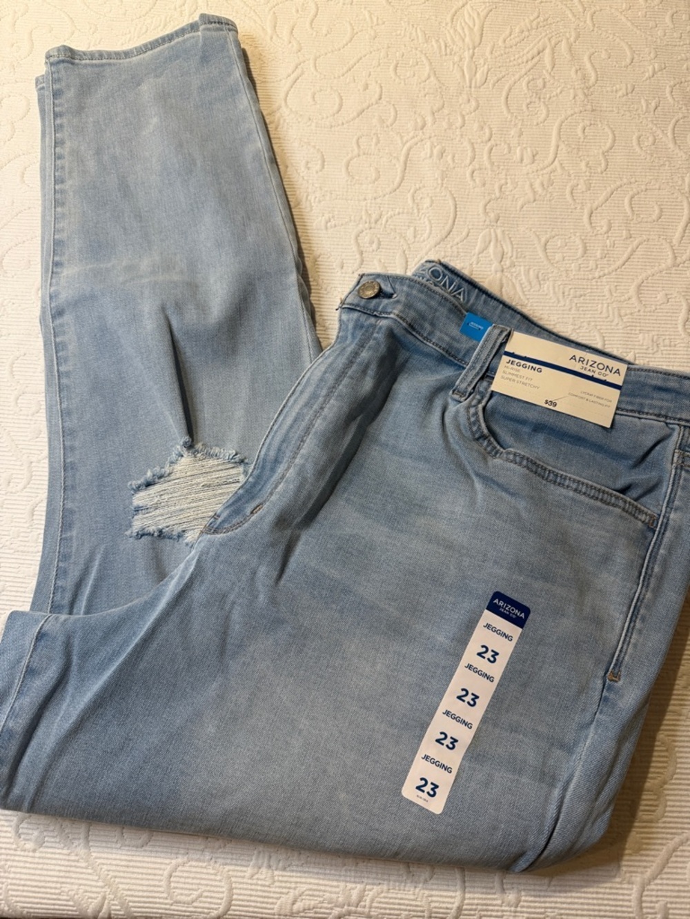 Arizona Jean Company Light Wash High-Rise Distressed Jeggings Size 23. NWT